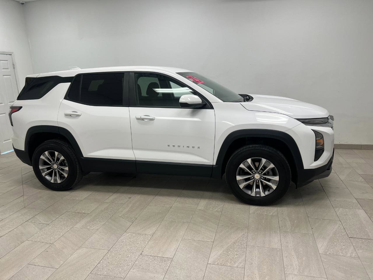 Used 2025 Chevrolet Equinox LT image 5