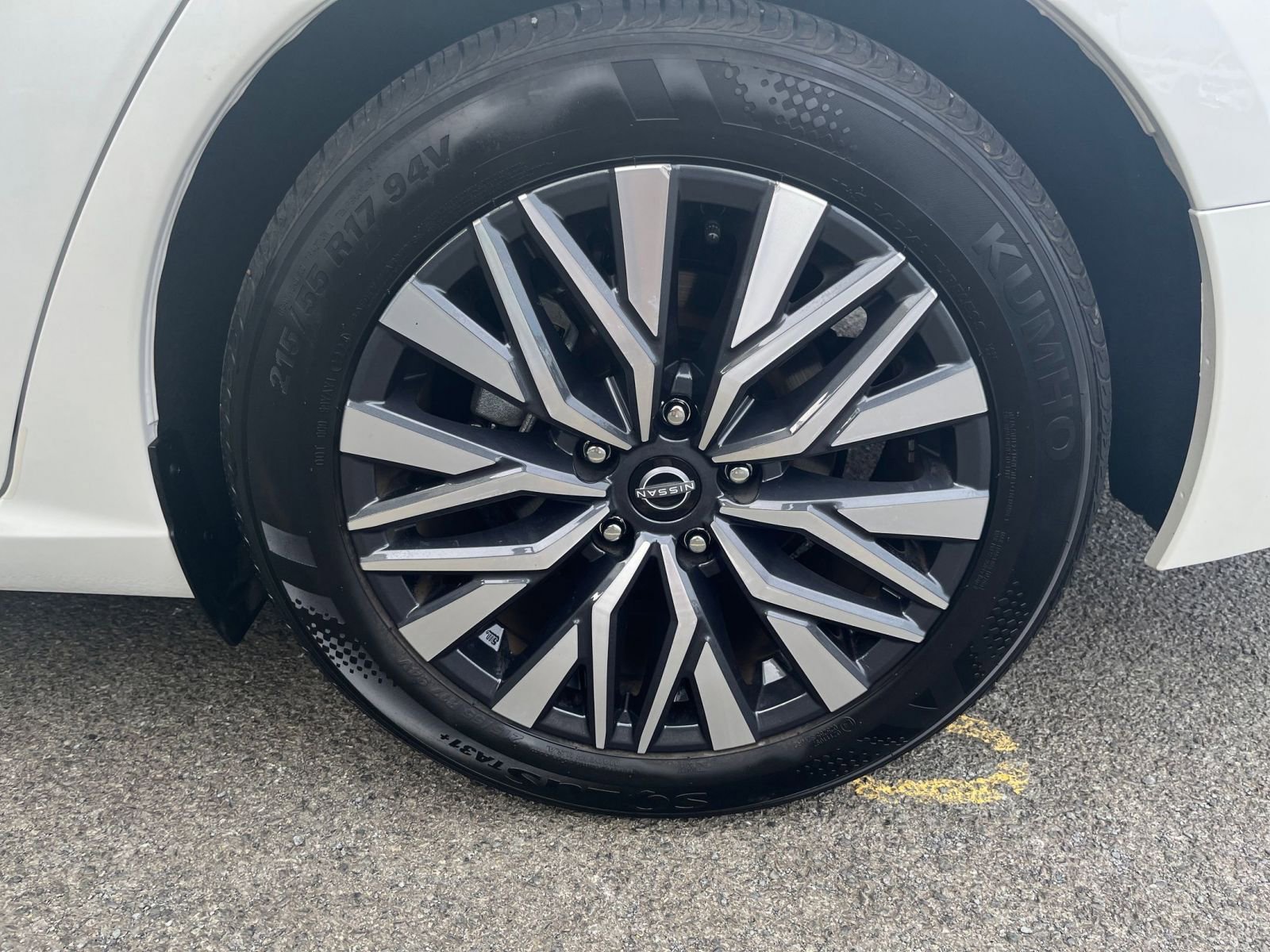 Used 2025 Nissan Altima 2.5 SV image 31