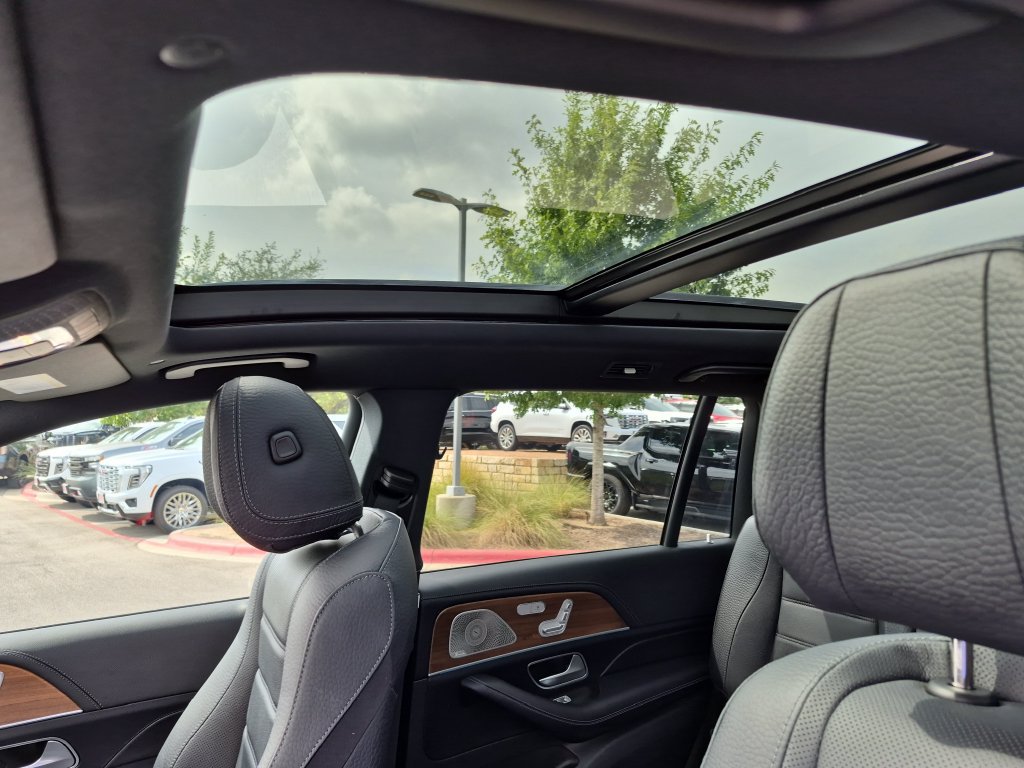 Used 2021 Mercedes-Benz GLS 580 4MATIC image 30