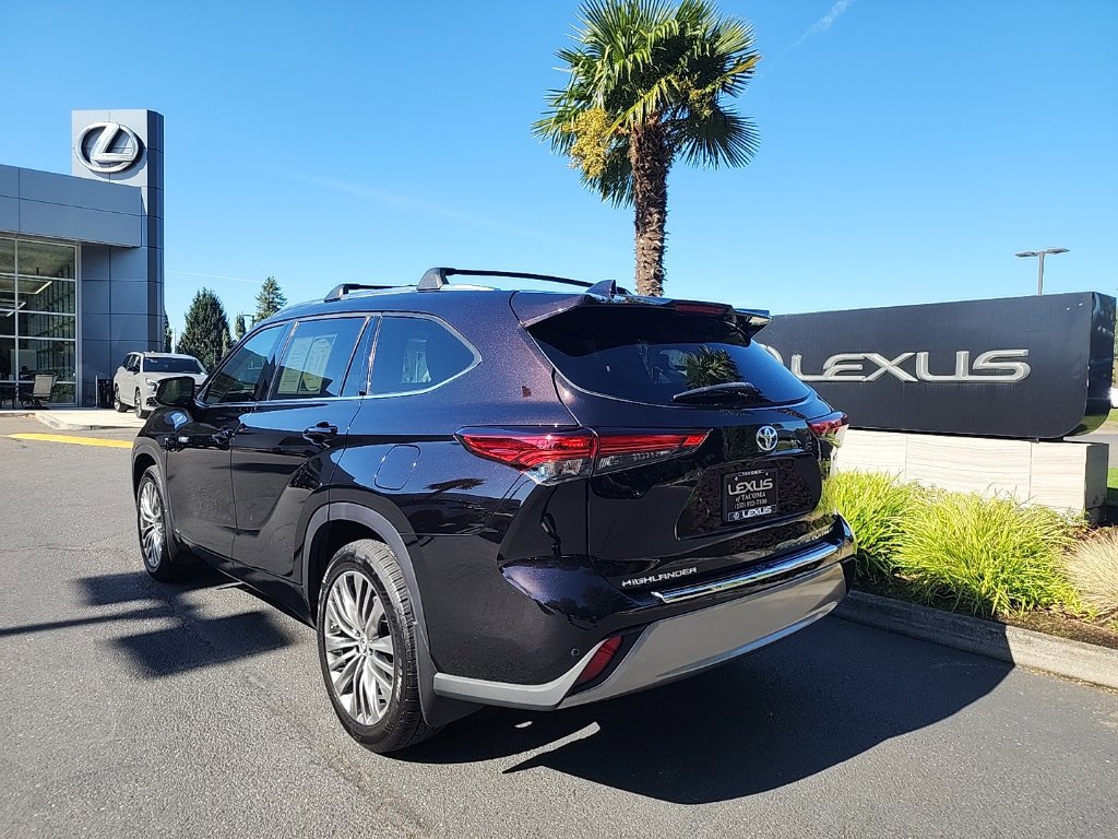 Used 2021 Toyota Highlander Platinum AWD/4WD image 3