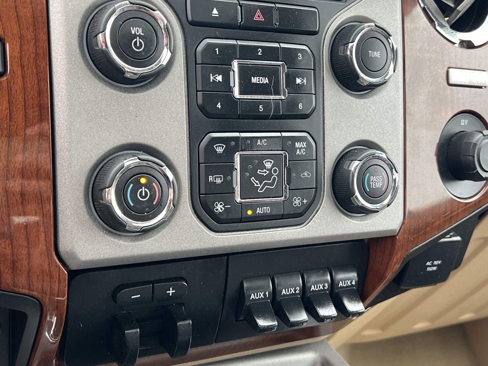 Used 2015 Ford F250 King Ranch w/ FX4 Off-Road Package image 21