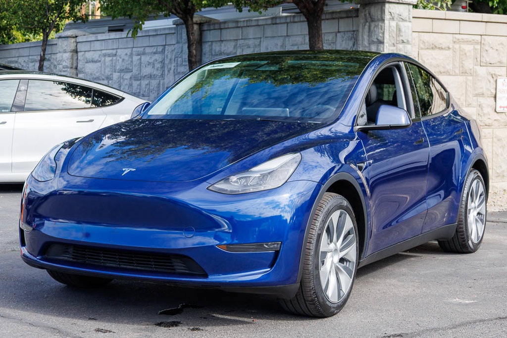 Used 2024 Tesla Model Y Long Range AWD/4WD image 15