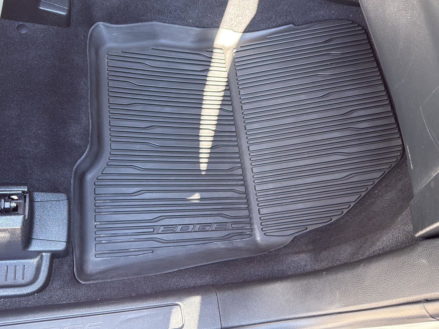 Used 2024 Ford Edge SEL w/ Convenience Package image 34