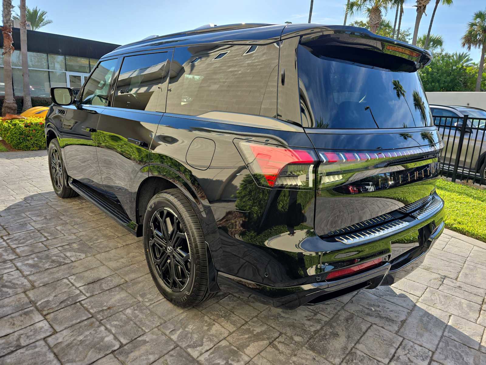 New 2026 INFINITI QX80 4WD w/ Sport Exterior Package image 7