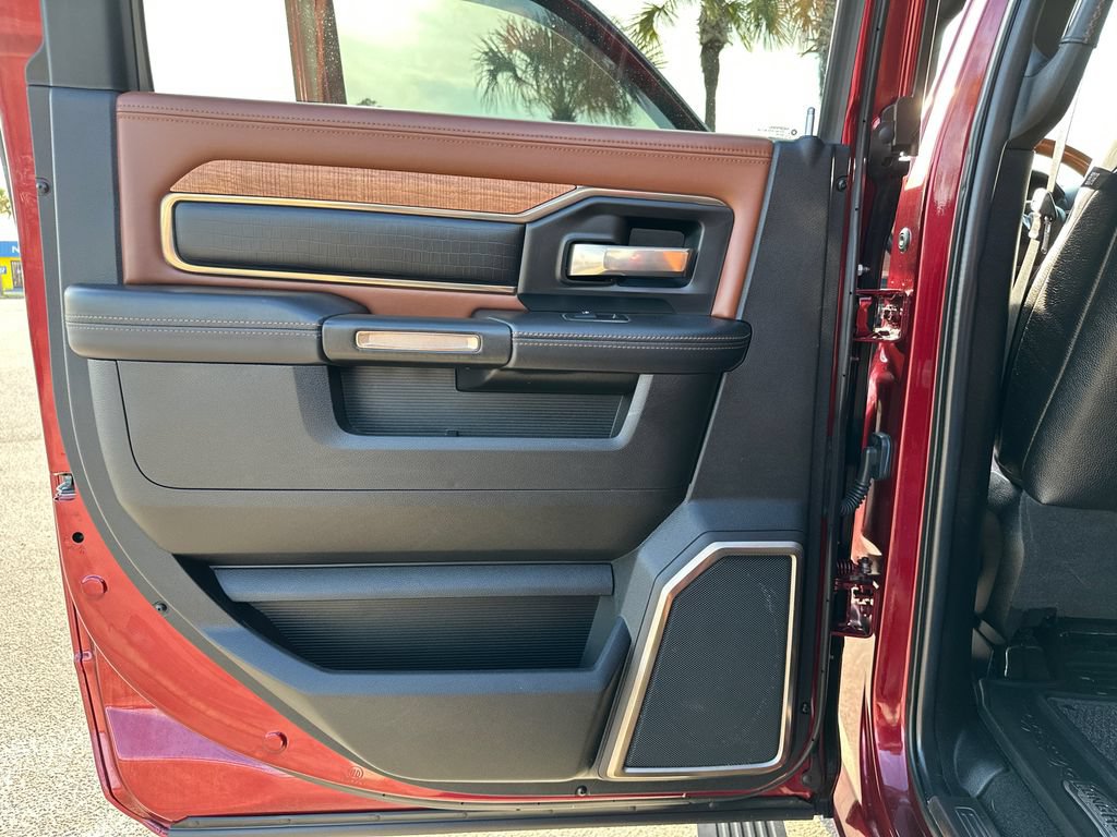 Used 2022 RAM 2500 Limited AWD/4WD image 13