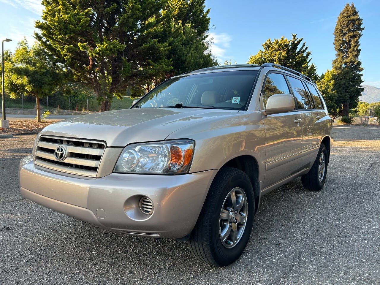 Used 2004 Toyota Highlander 4WD V6 w/ Preferred Pkg image 1