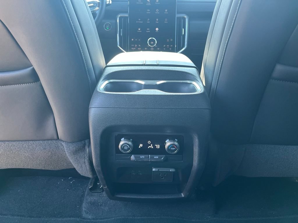 Used 2024 GMC Acadia Elevation FWD image 30