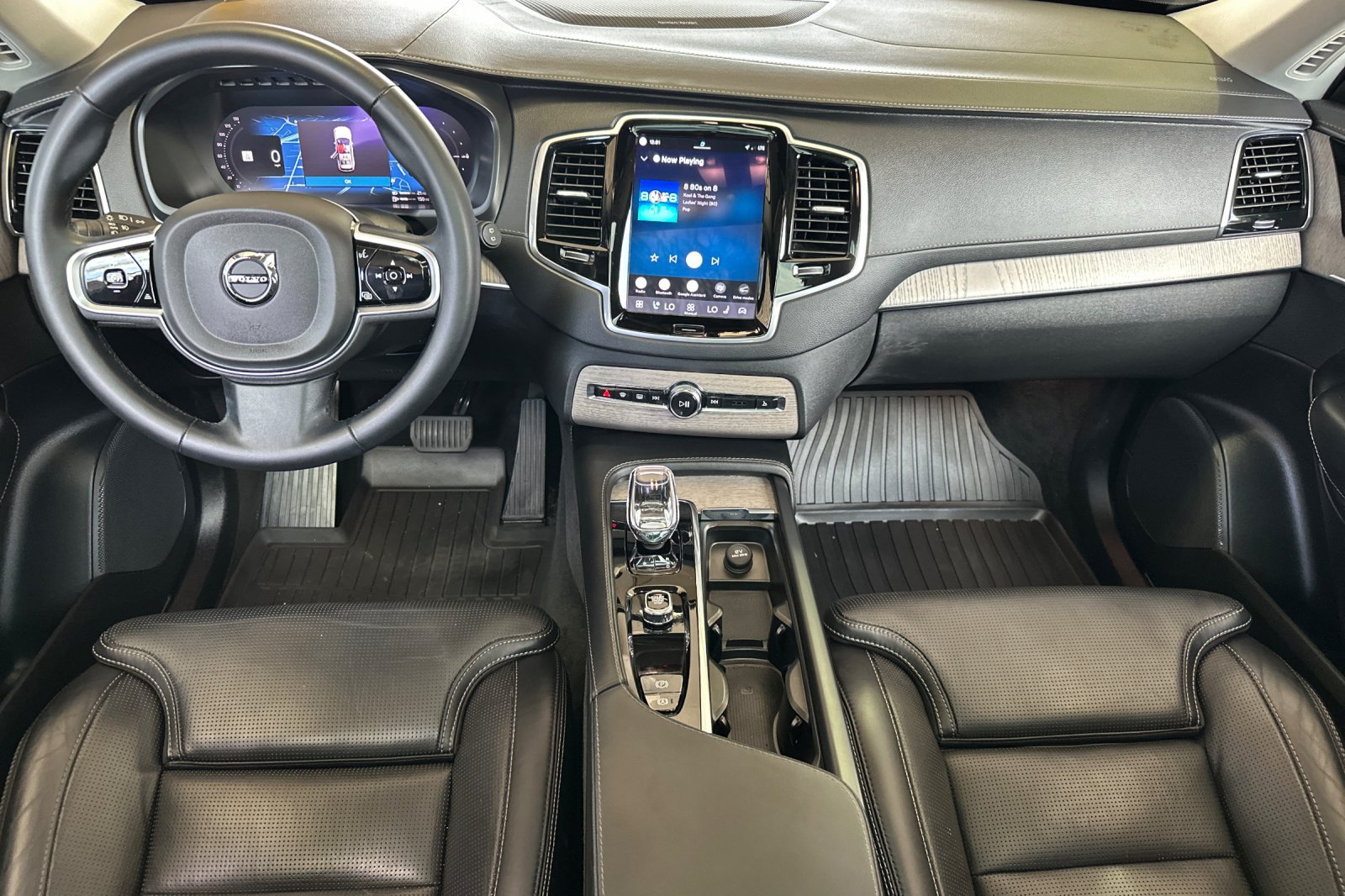 Certified 2023 Volvo XC90 T8 Ultimate w/ Protection Package Premier AWD/4WD image 16
