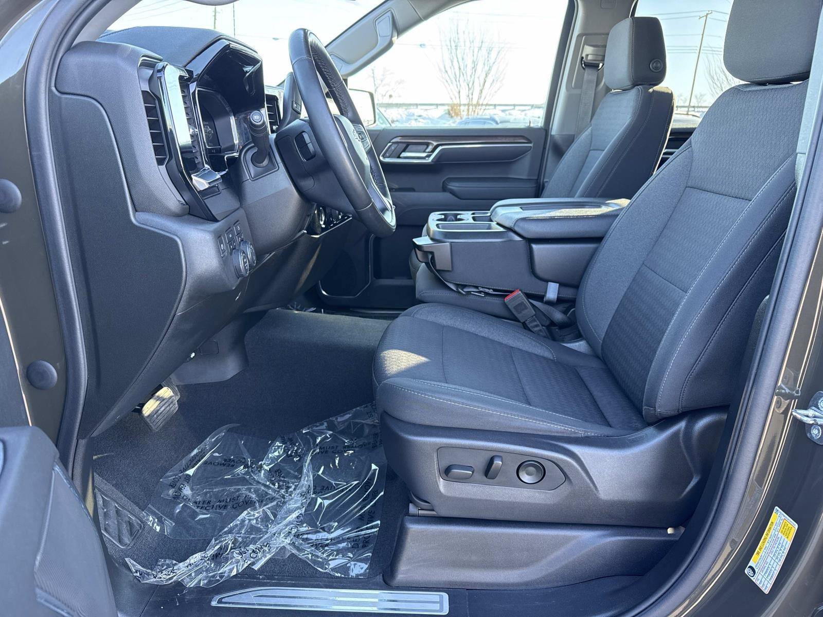 Used 2023 Chevrolet Silverado 1500 LT image 23