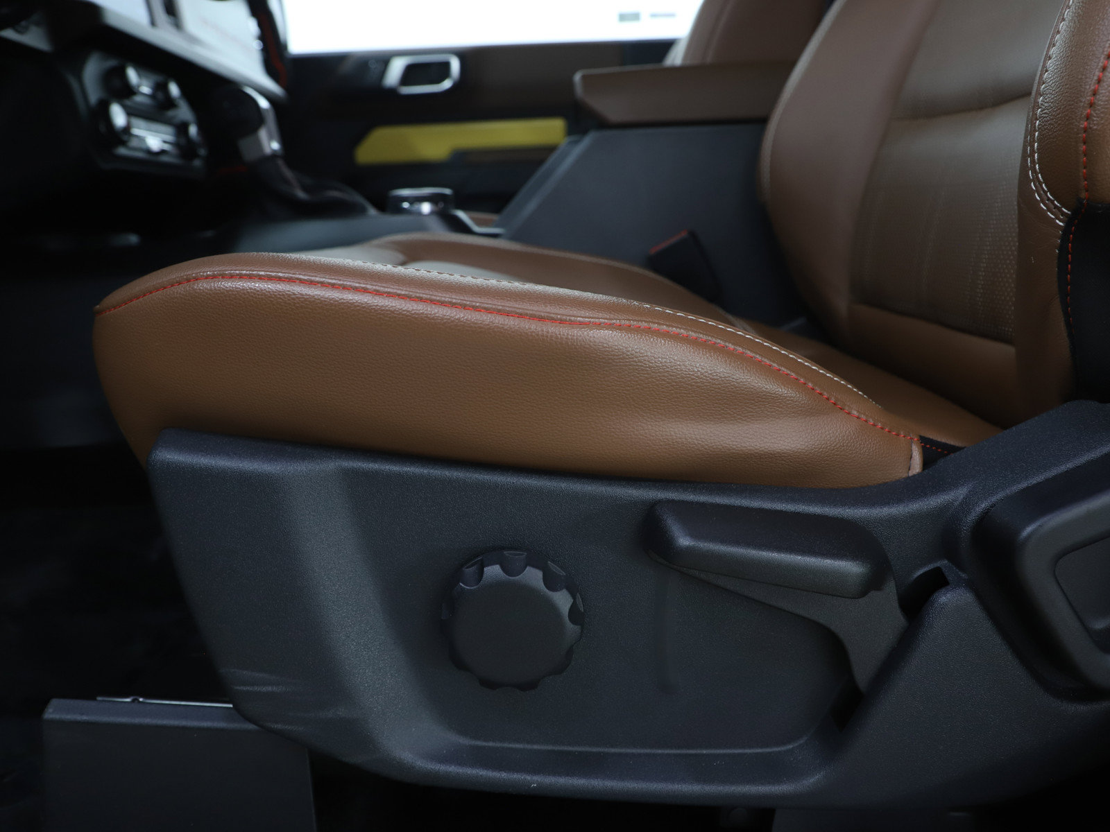 Used 2024 Ford Bronco Heritage Edition AWD/4WD image 18