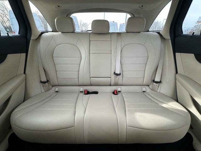 Used 2019 Mercedes-Benz GLC 300 4MATIC image 14