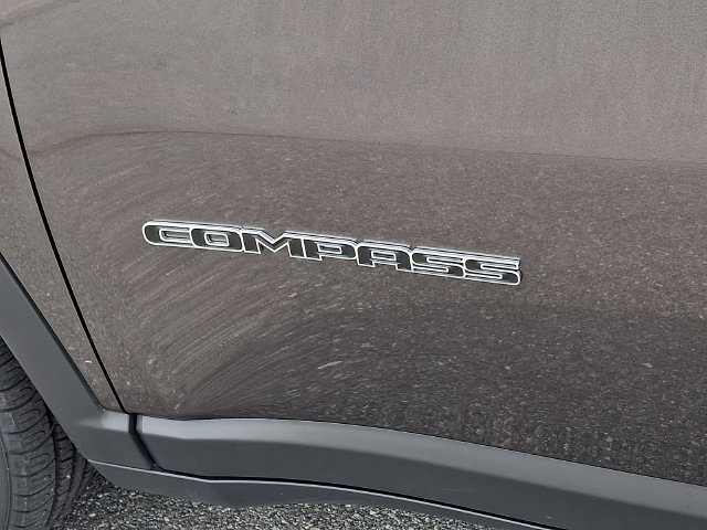 Certified 2024 Jeep Compass Latitude AWD/4WD image 31