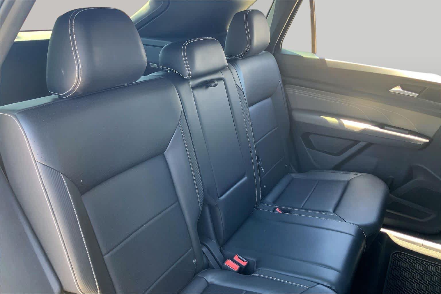 Used 2023 Volkswagen Atlas Cross Sport SE w/ Panoramic Sunroof Package FWD image 20