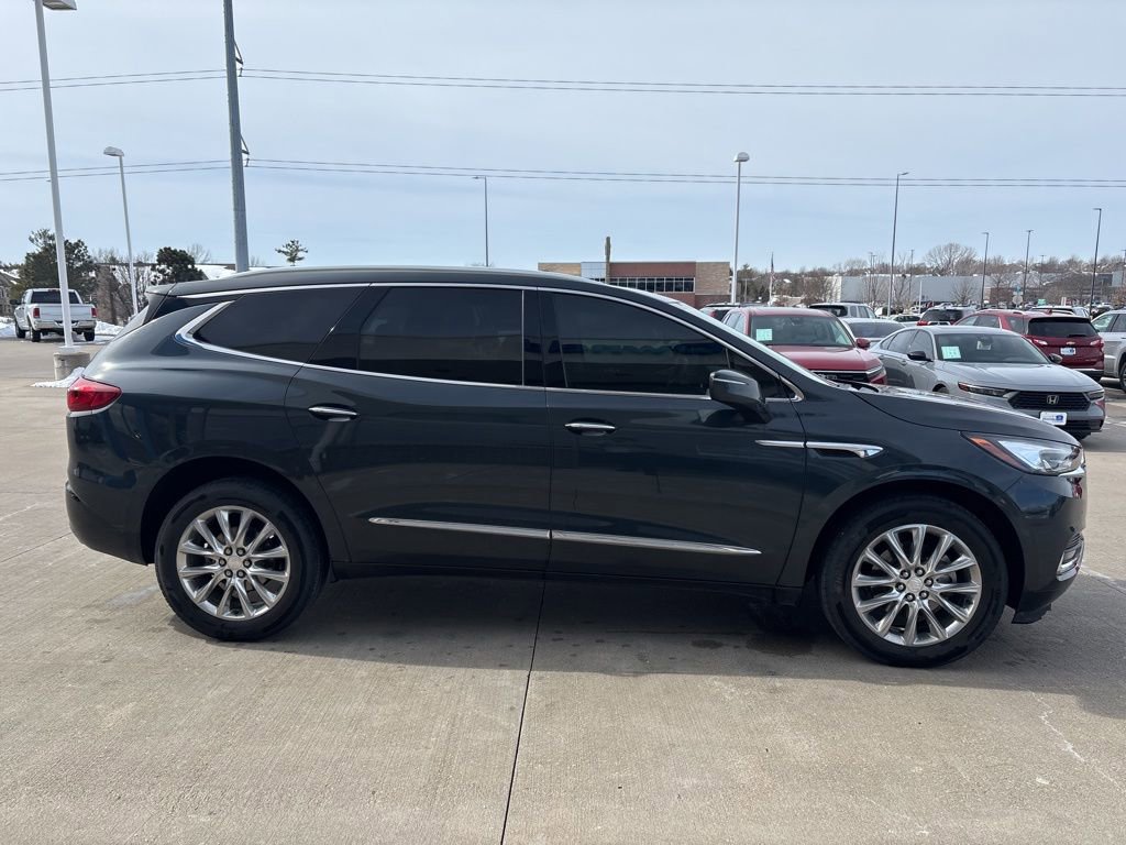 Used 2019 Buick Enclave Premium w/ Experience Buick Package image 4