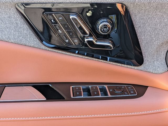New 2026 Cadillac Optiq Luxury 2 RWD image 11