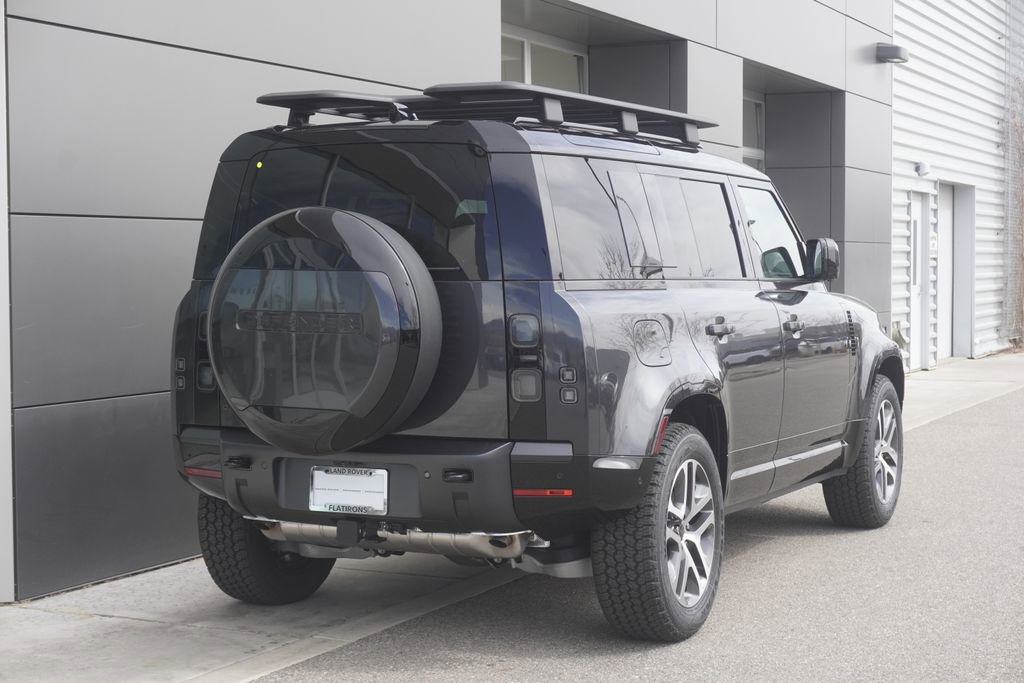 New 2026 Land Rover Defender 110 X-Dynamic SE image 2