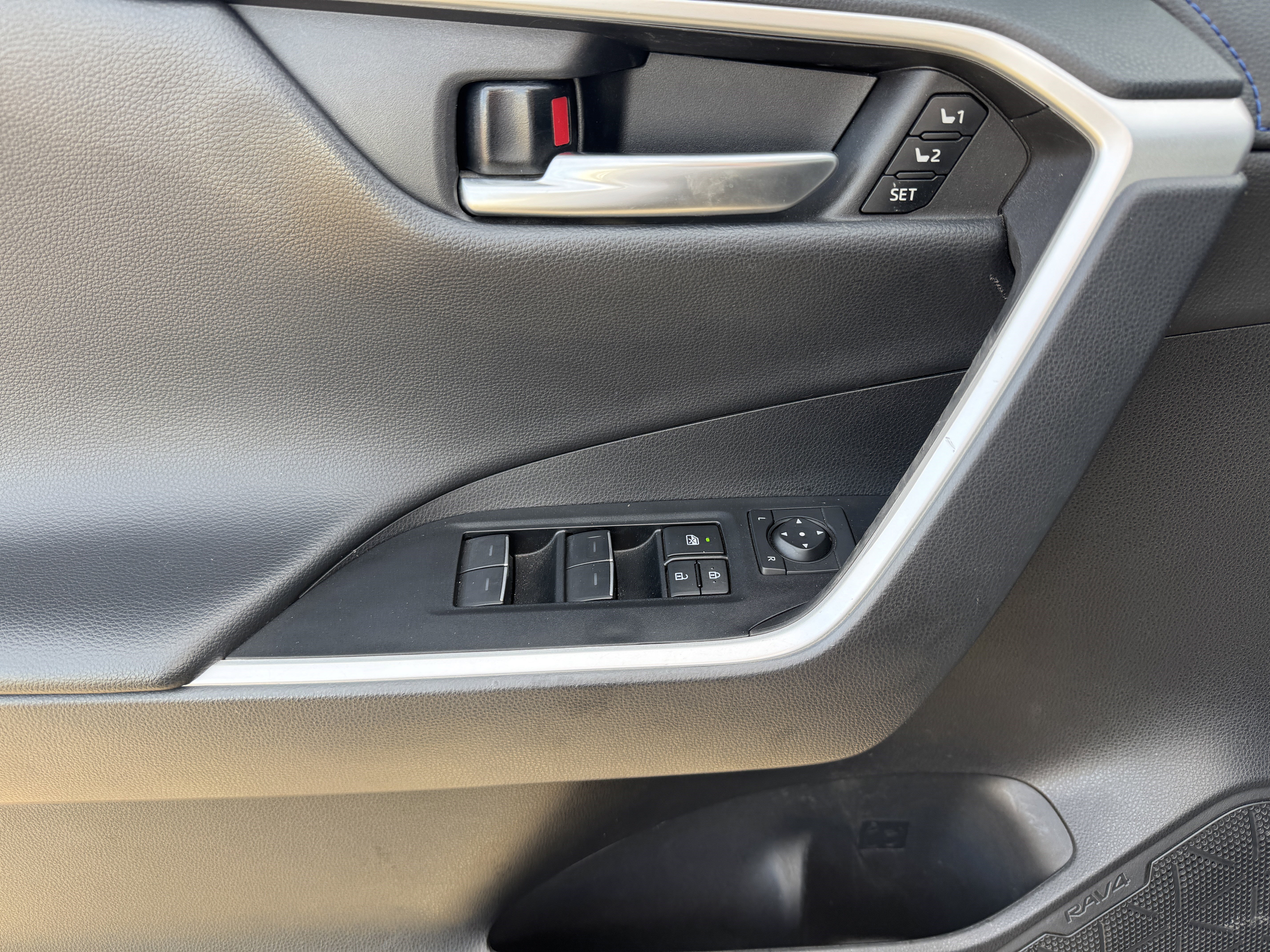 Used 2023 Toyota RAV4 XSE image 9