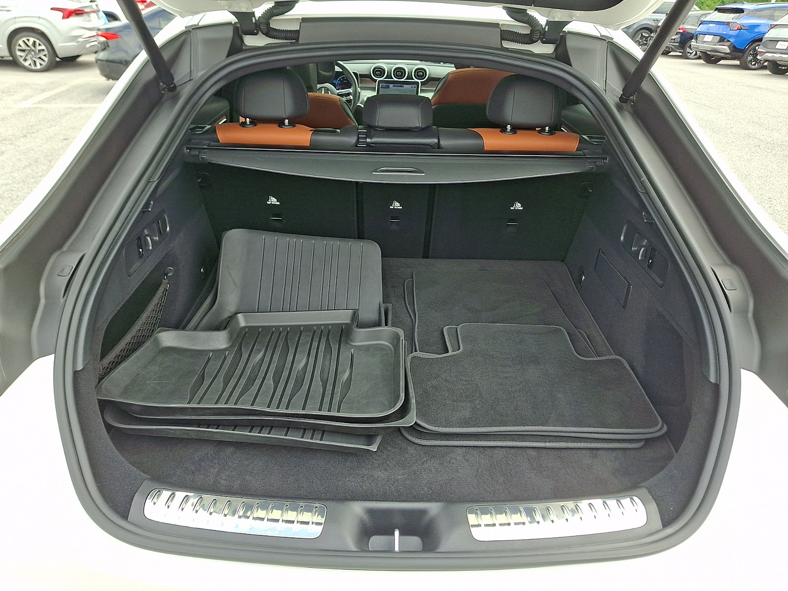 Used 2024 Mercedes-Benz GLC 300 4MATIC image 30