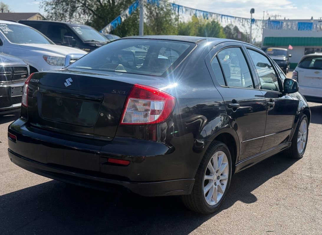Used 2008 Suzuki SX4 Sport FWD image 2