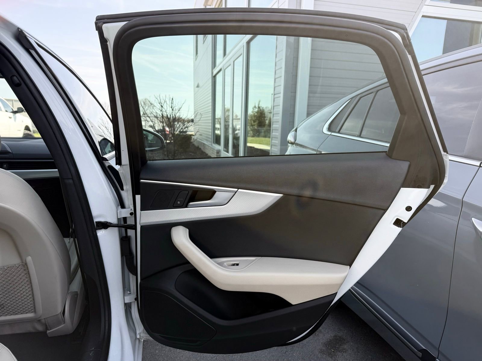 Used 2017 Audi A4 2.0T Ultra Premium w/ Audi MMI Navigation Plus image 23