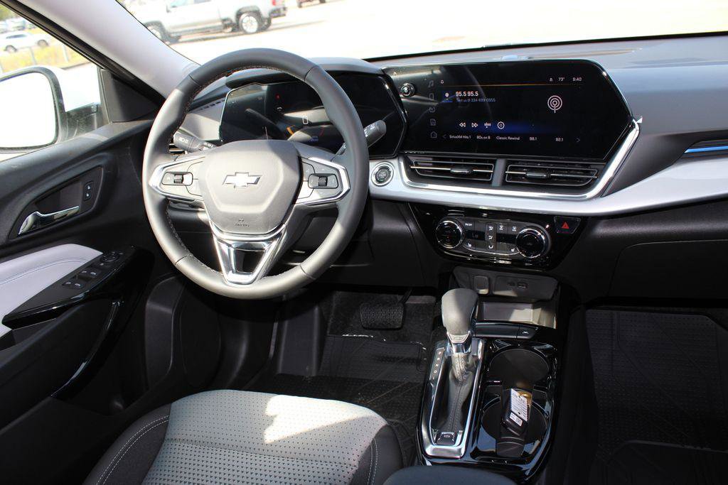 New 2026 Chevrolet Trax LT image 9