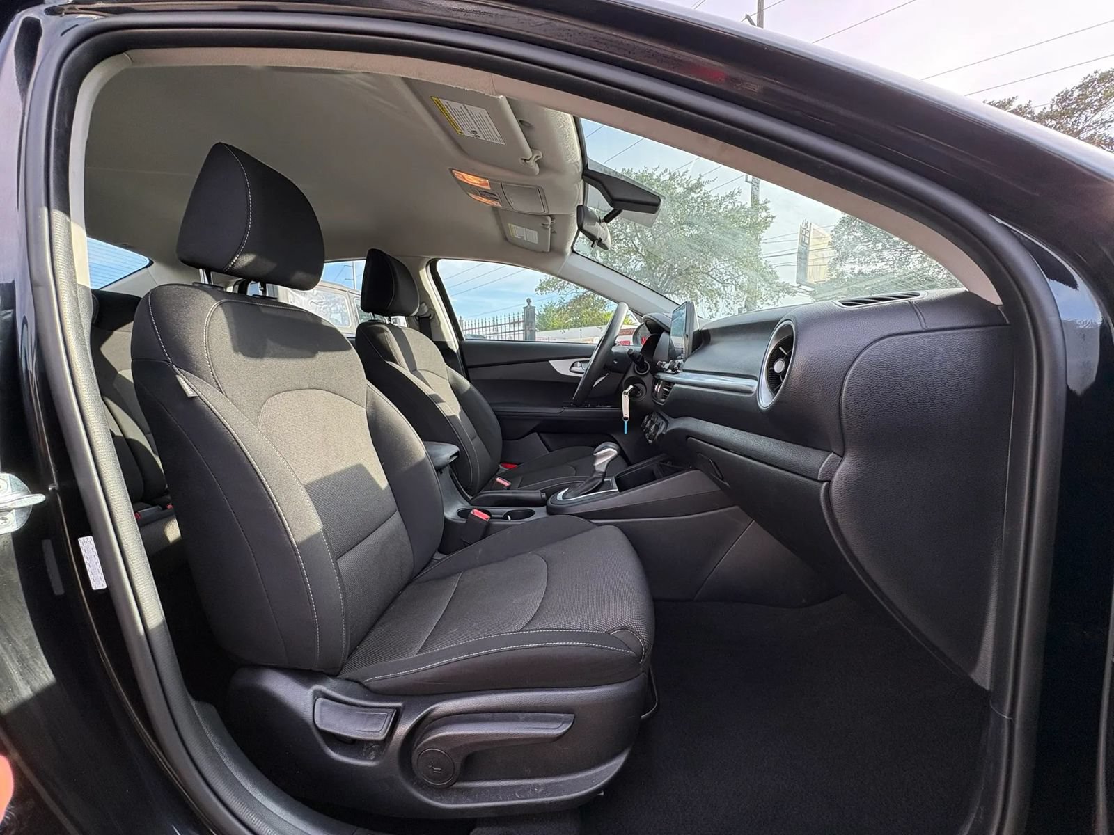 Used 2023 Kia Forte LXS w/ LXS Technology Package FWD image 11