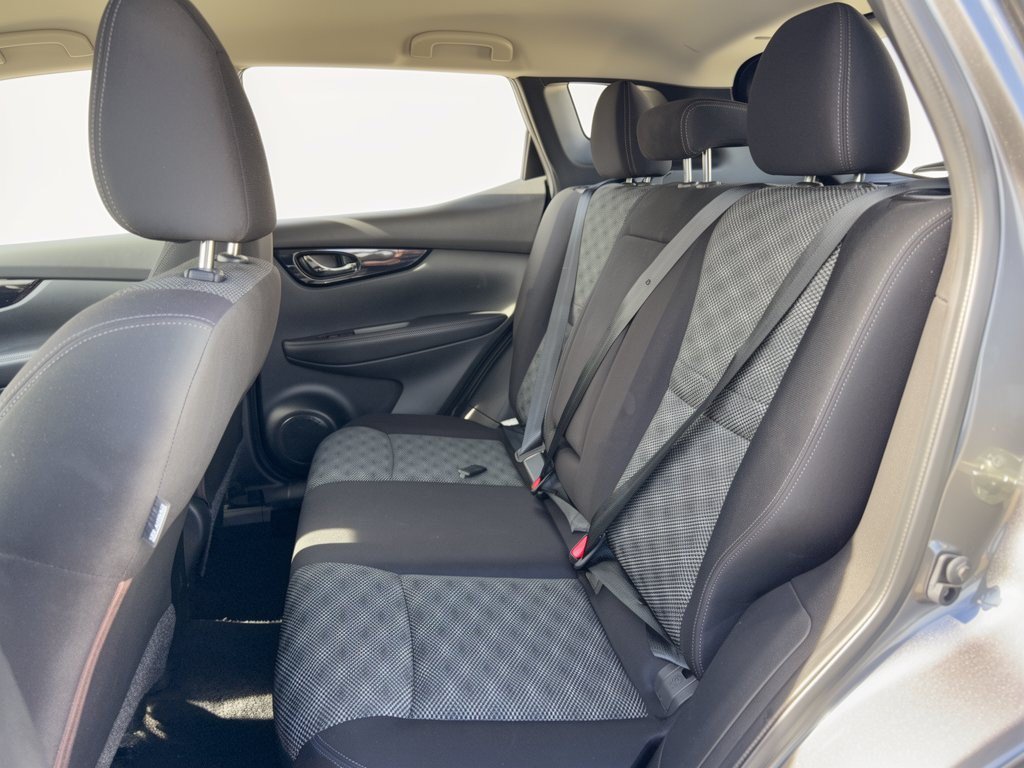 Used 2019 Nissan Rogue Sport SV FWD image 25