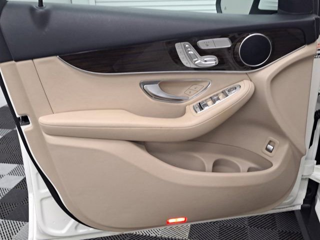 Used 2022 Mercedes-Benz GLC 300 image 18