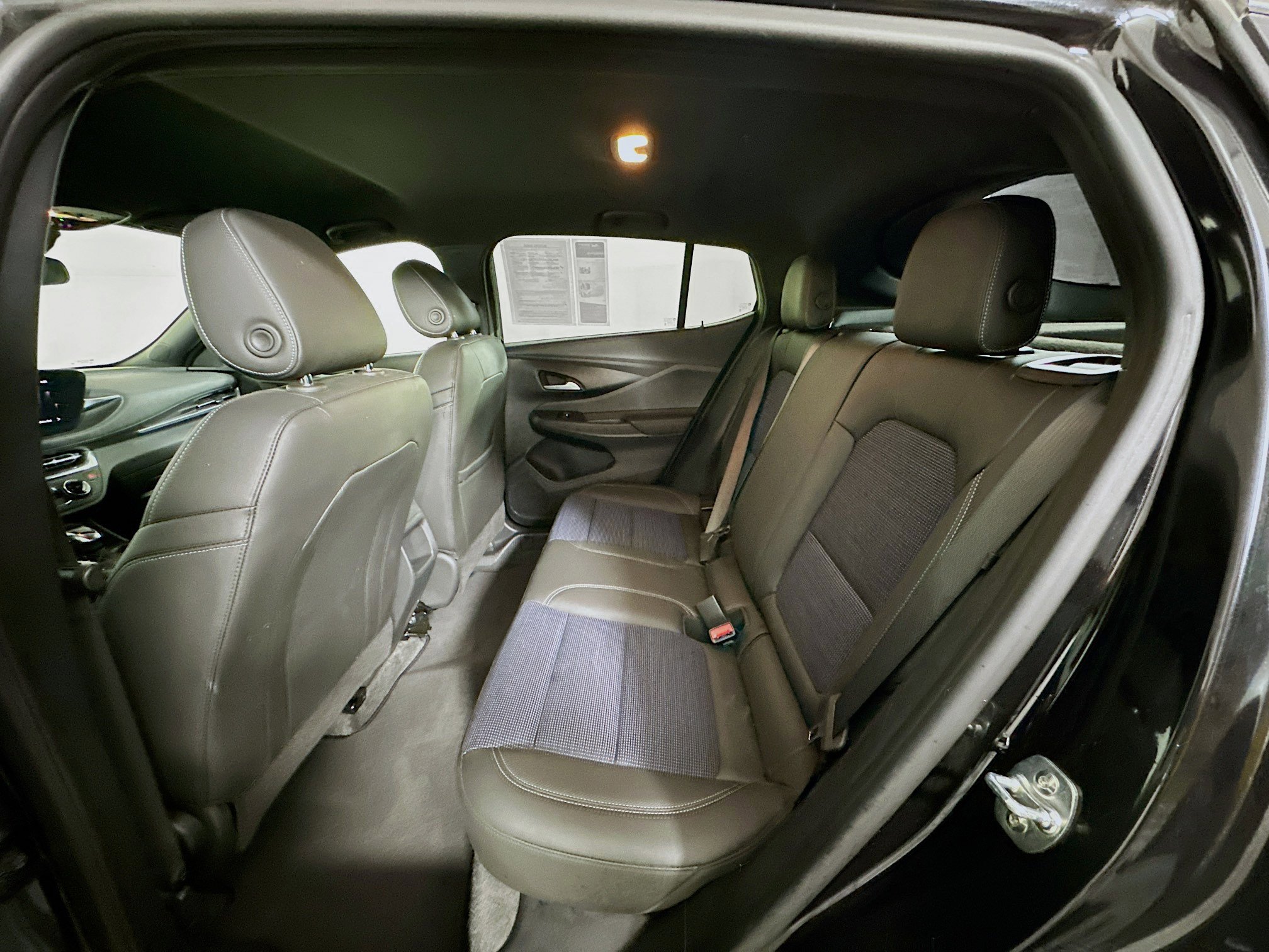 Used 2025 Buick Envista Preferred FWD image 25