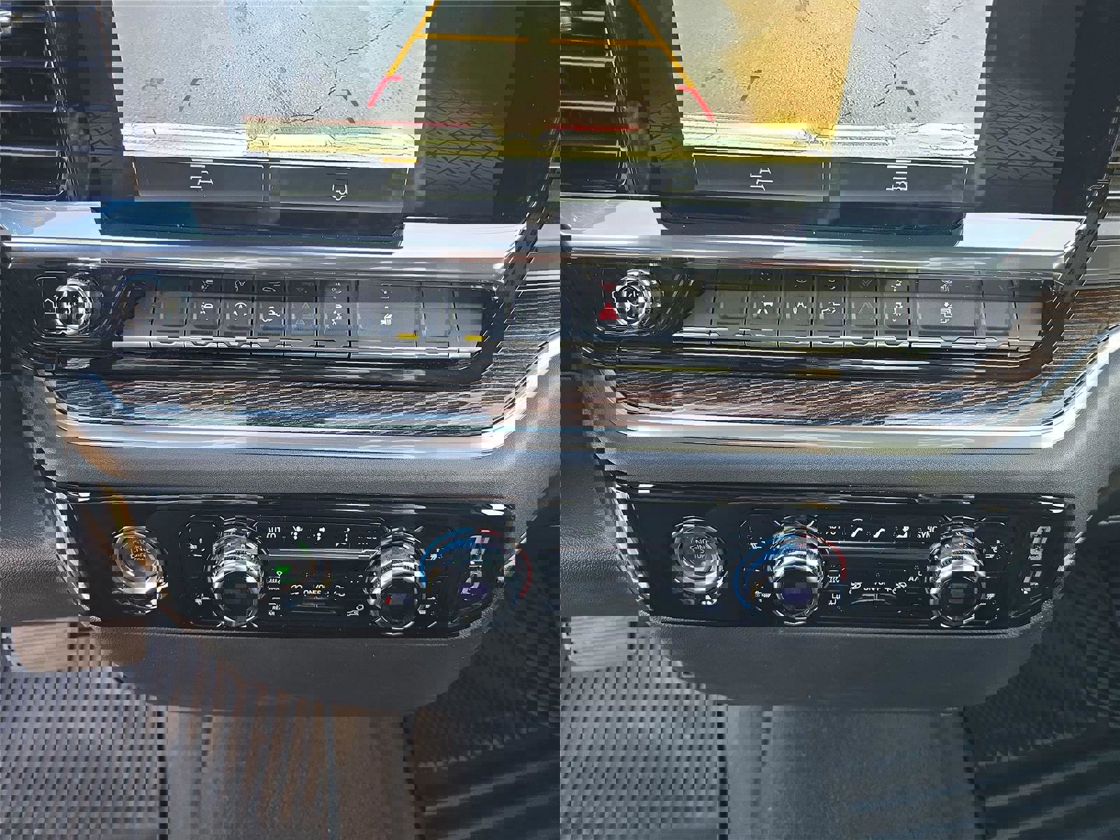 Used 2024 GMC Sierra 1500 Elevation image 28