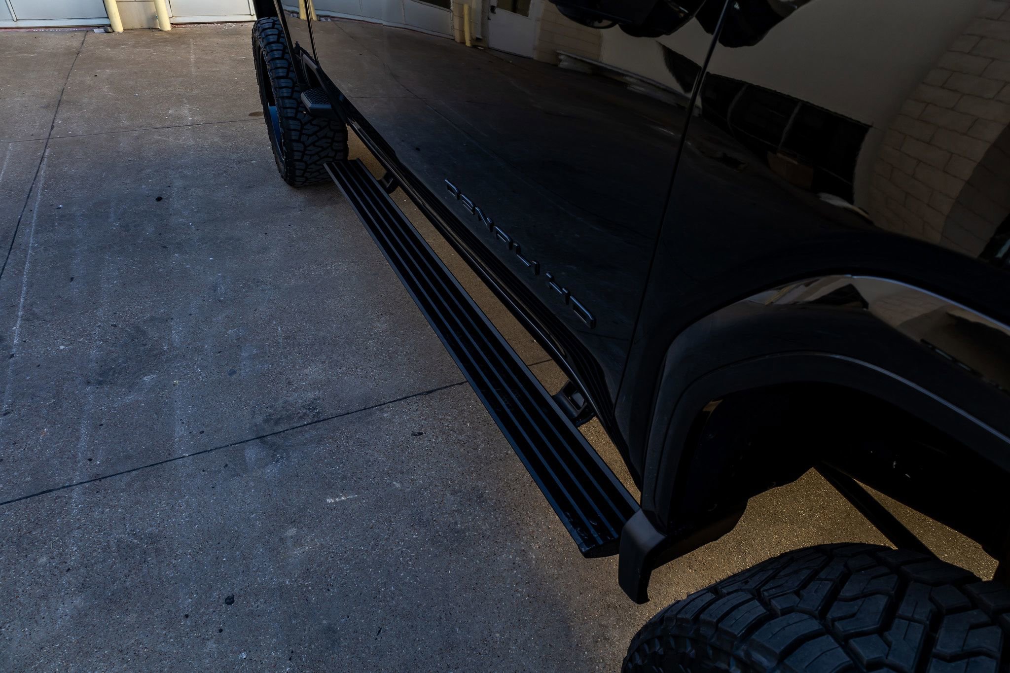 Used 2025 GMC Sierra 2500 Denali Ultimate image 13