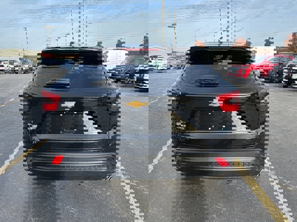 Used 2024 Chevrolet Trax LS image 4