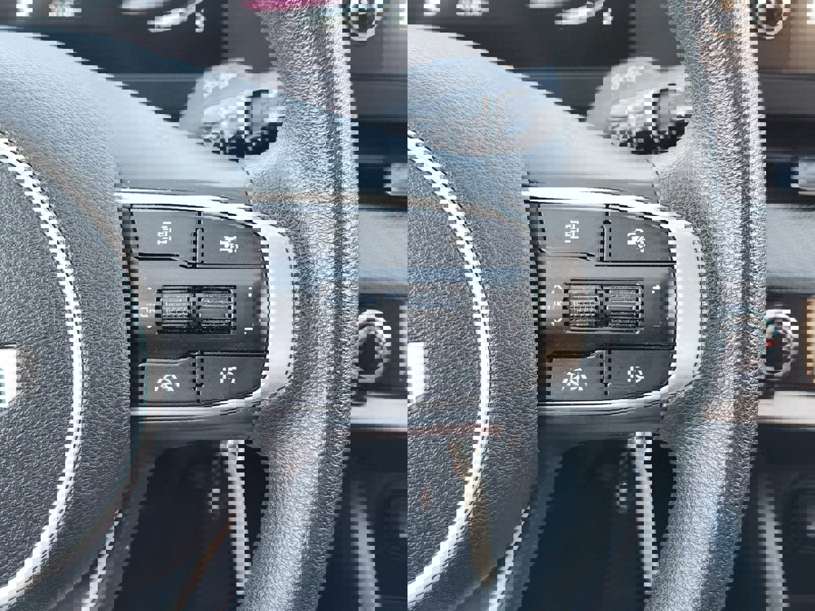 Used 2024 Kia Sportage LX image 37