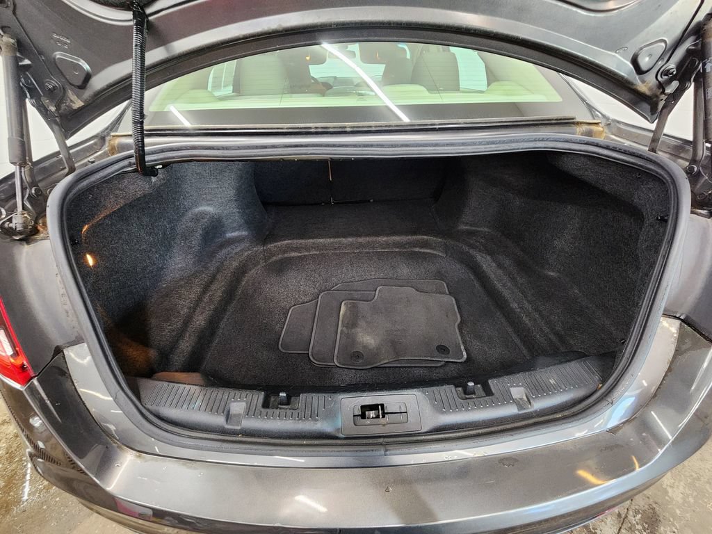 Used 2017 Ford Taurus SE FWD image 27