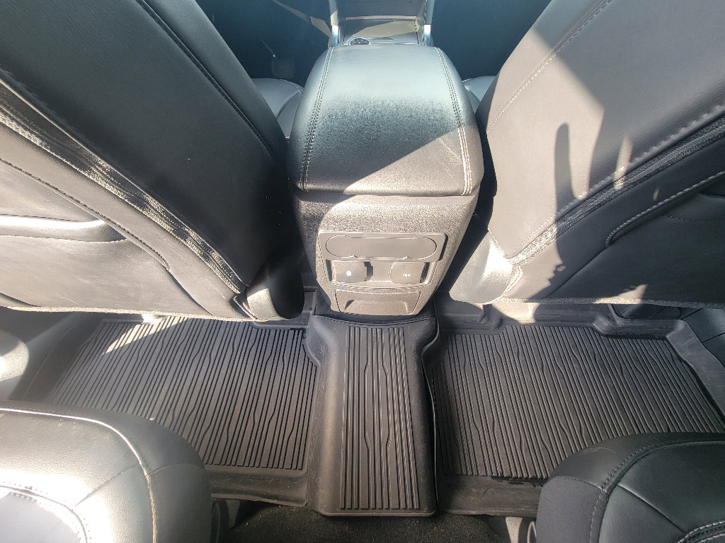 Used 2023 Ford Explorer XLT w/ Equipment Group 202A AWD/4WD image 27