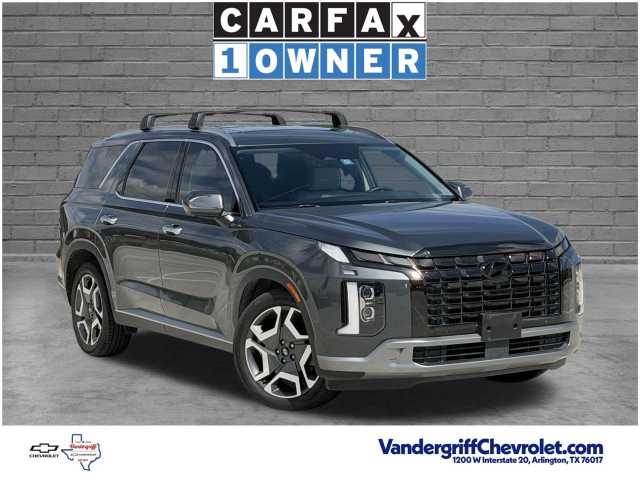 Used 2023 Hyundai Palisade SEL FWD image 2