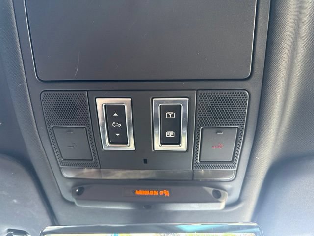 Used 2022 Land Rover Defender 110 X-Dynamic SE AWD/4WD image 23