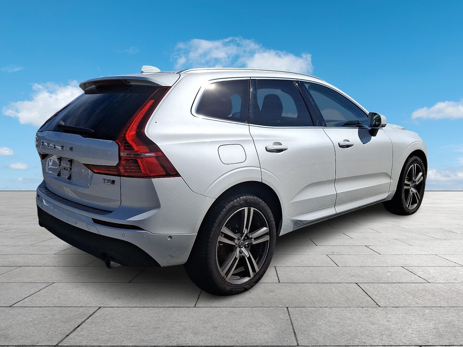 Used 2019 Volvo XC60 T5 Momentum w/ Premium Package AWD/4WD image 6
