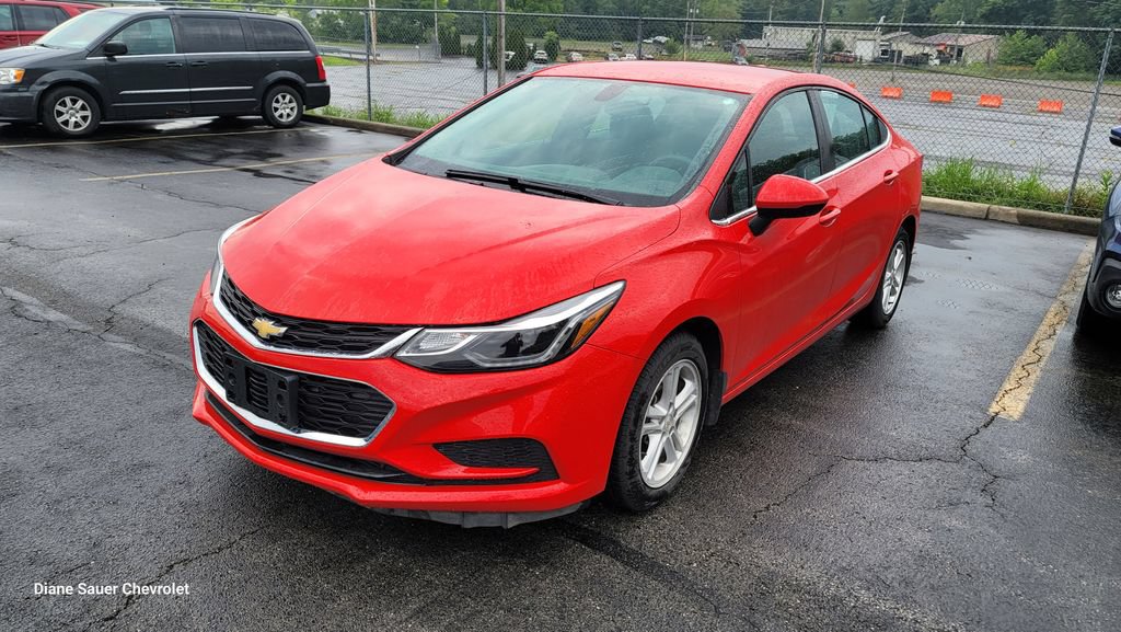 Used 2017 Chevrolet Cruze LT w/ Convenience Package FWD image 2