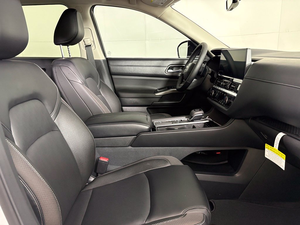 New 2026 Nissan Pathfinder SL FWD image 14