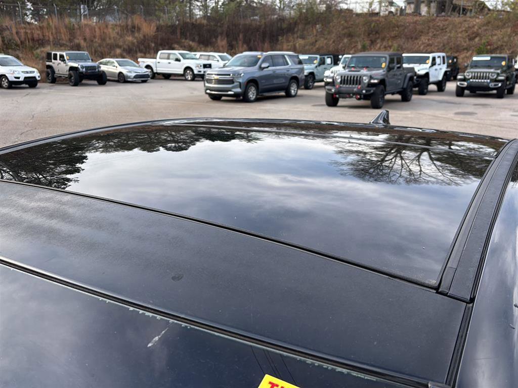 Used 2018 Toyota Camry XSE image 6