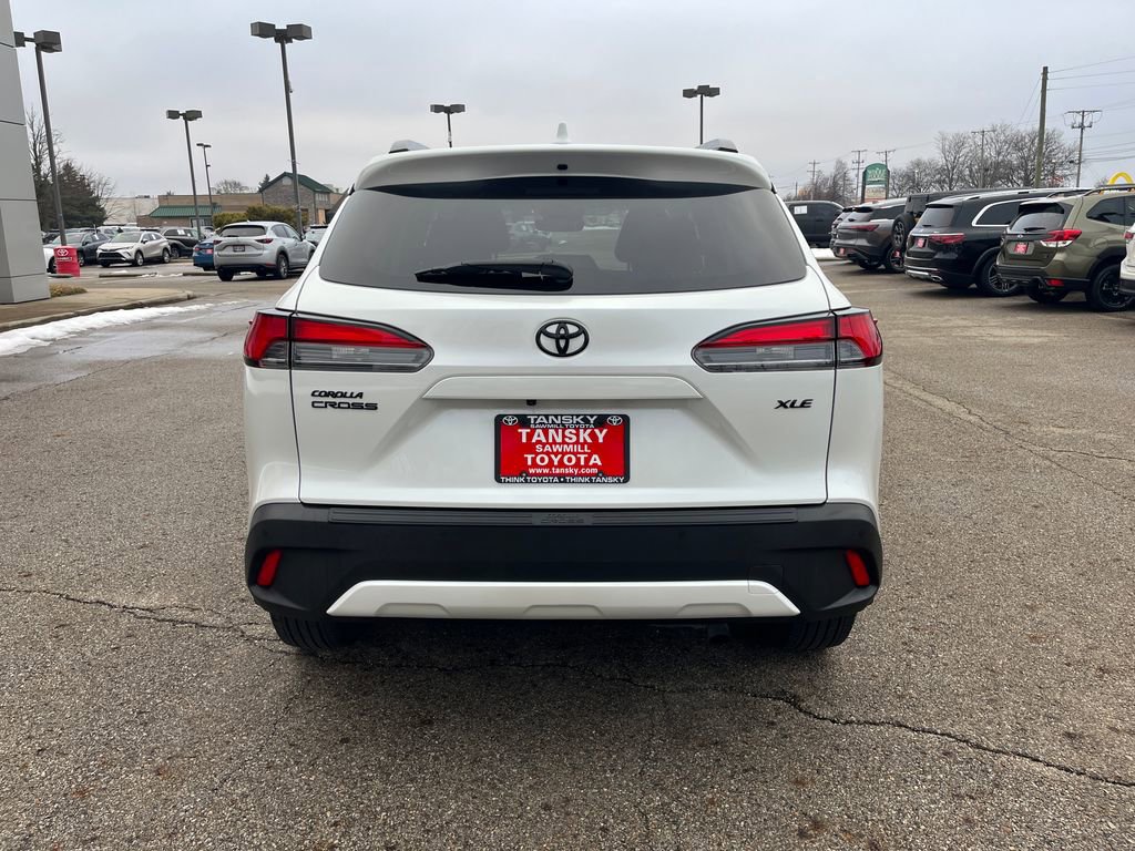 Certified 2023 Toyota Corolla Cross XLE w/ Convenience Package image 4