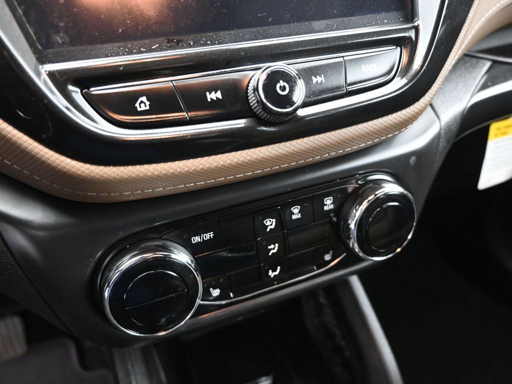 Used 2021 Chevrolet TrailBlazer ACTIV w/ Technology Package image 17