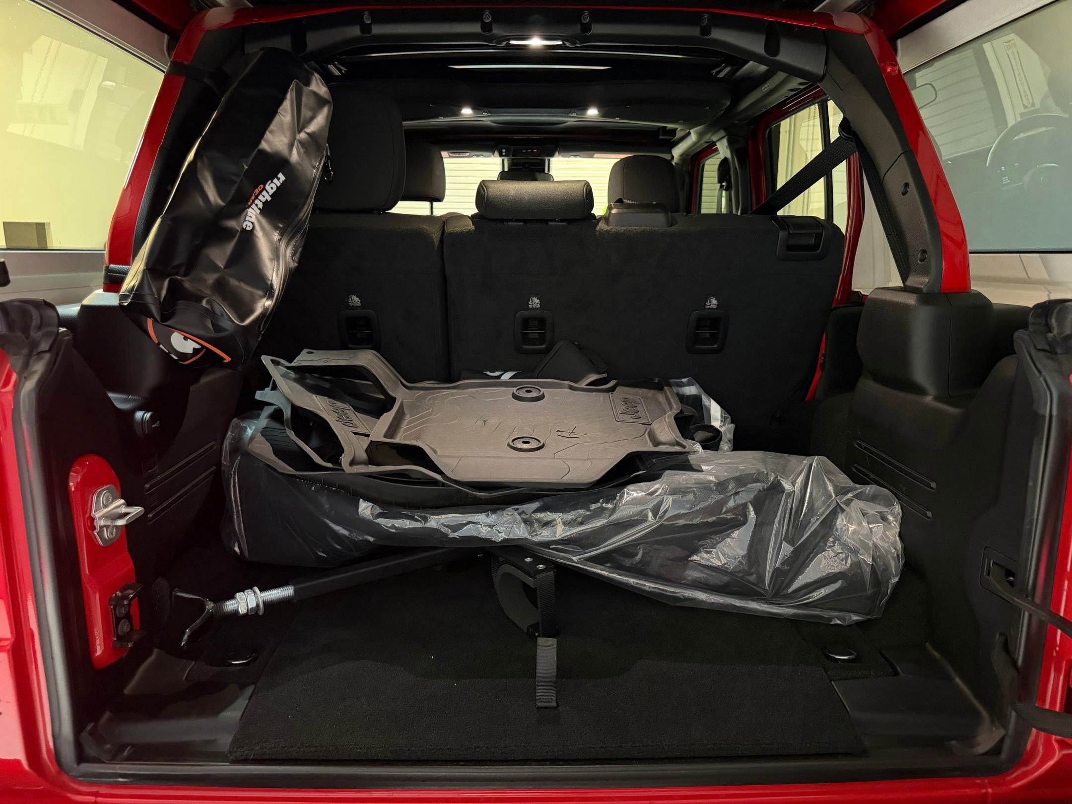 Used 2024 Jeep Wrangler Unlimited Rubicon 4xe w/ Safety Group image 40