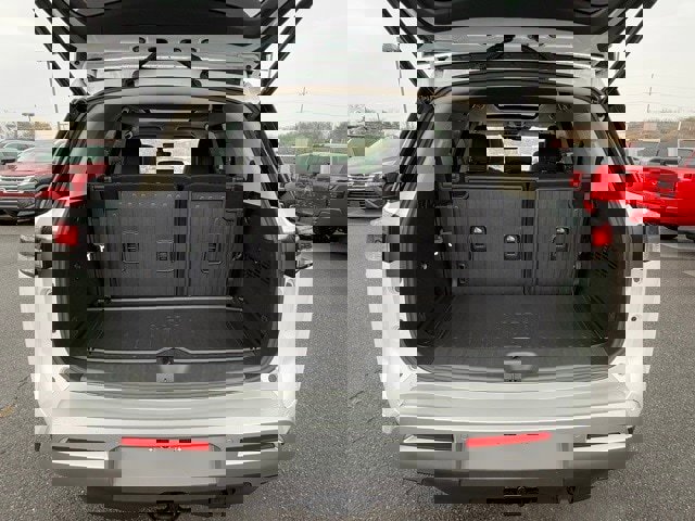 New 2025 Nissan Pathfinder Platinum w/ Cargo Package image 18