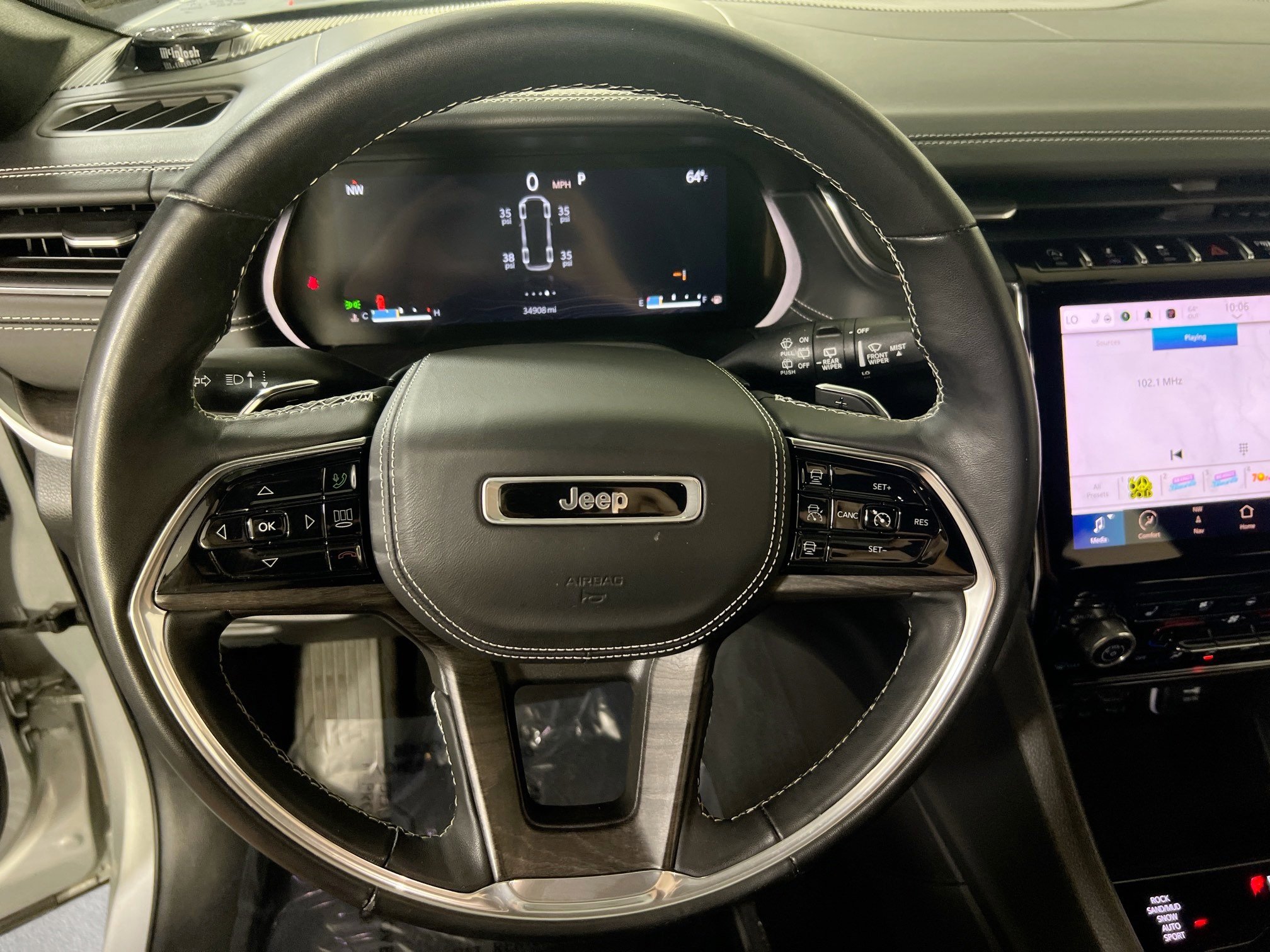 Used 2022 Jeep Grand Cherokee Overland w/ Luxury Tech Group IV image 11