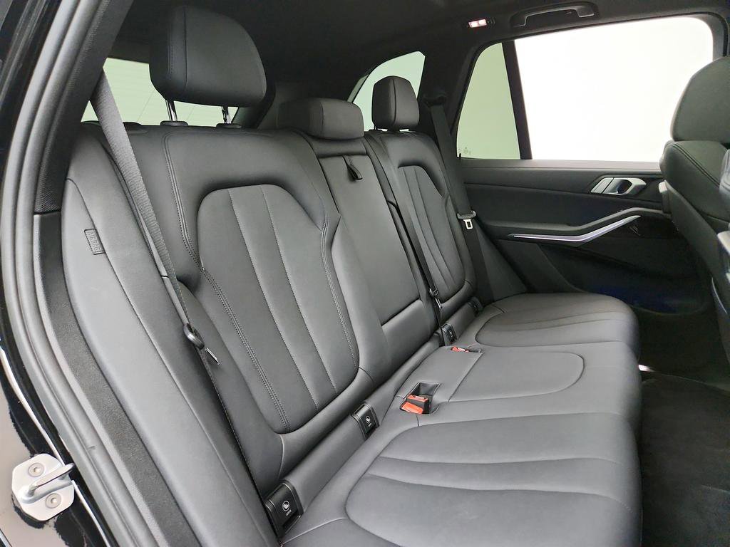 Used 2019 BMW X5 xDrive40i w/ Premium Package 2 AWD/4WD image 30