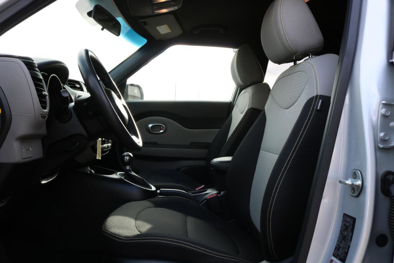 Used 2016 Kia Soul + FWD image 22