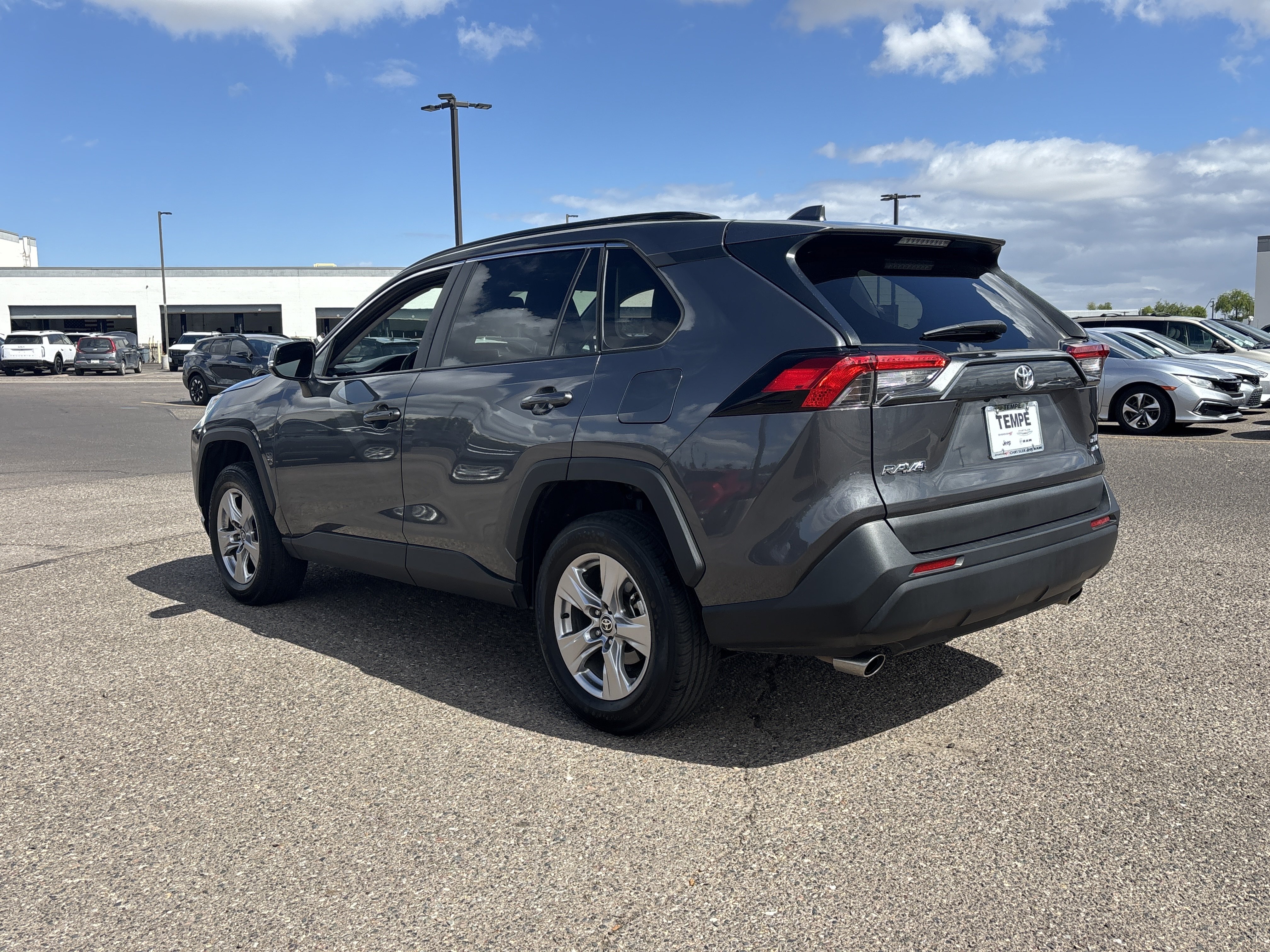 Used 2023 Toyota RAV4 XLE AWD/4WD image 4