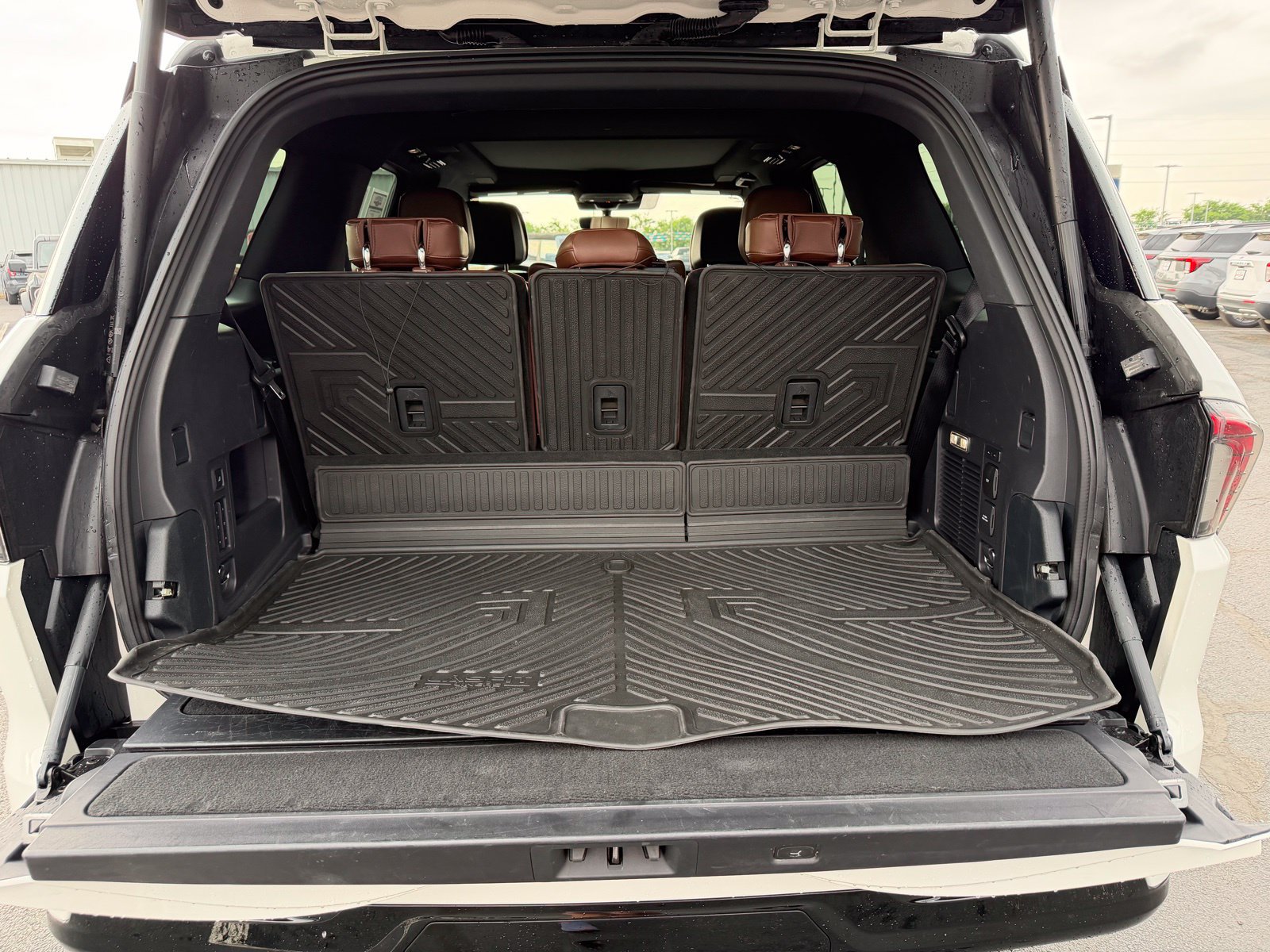 Used 2025 Lincoln Navigator Reserve AWD/4WD image 12